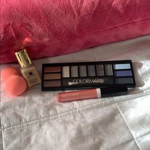small items of makeup